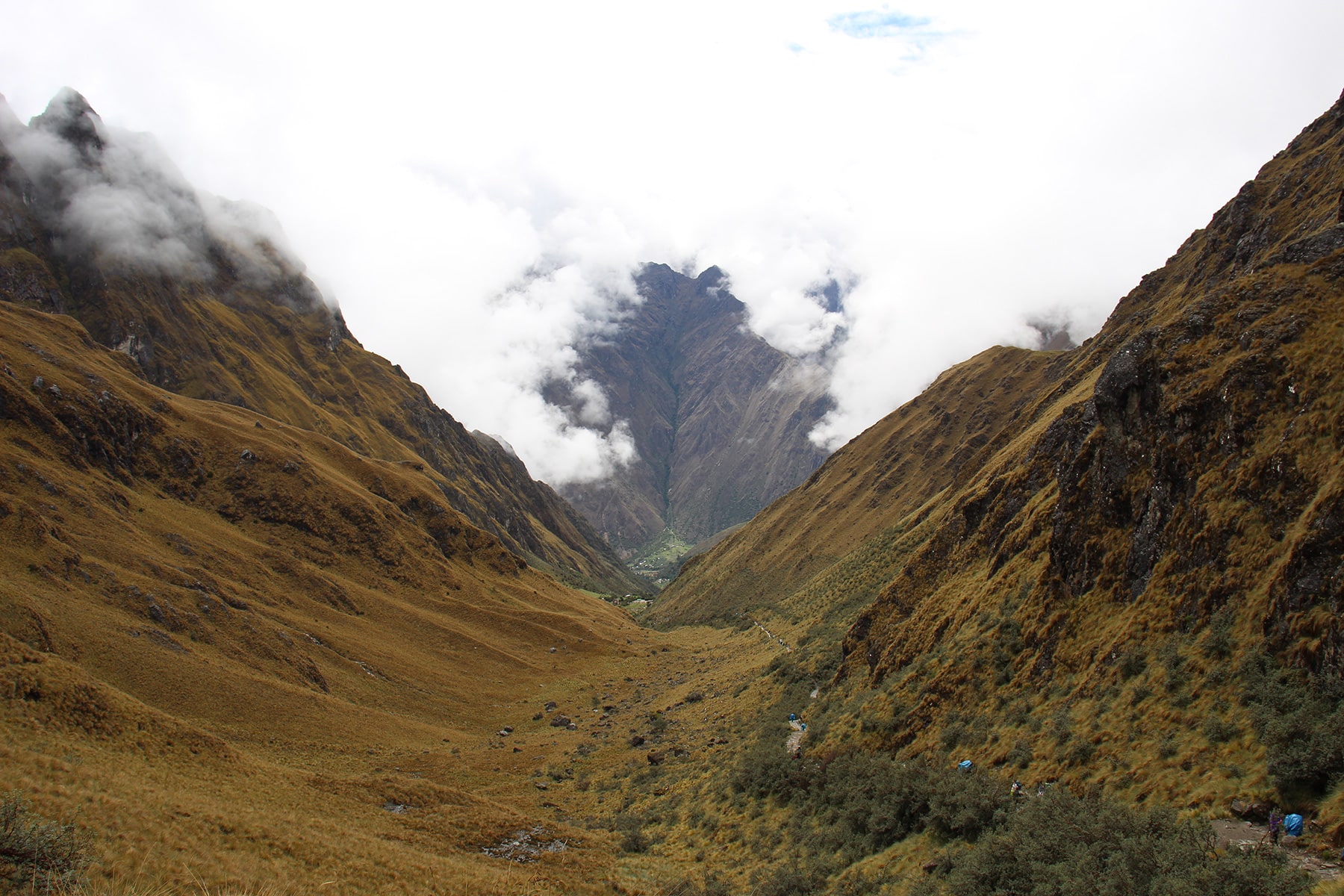 Vista della vallata appena percorsa dal Dead Woman’s pass sull'inca trail