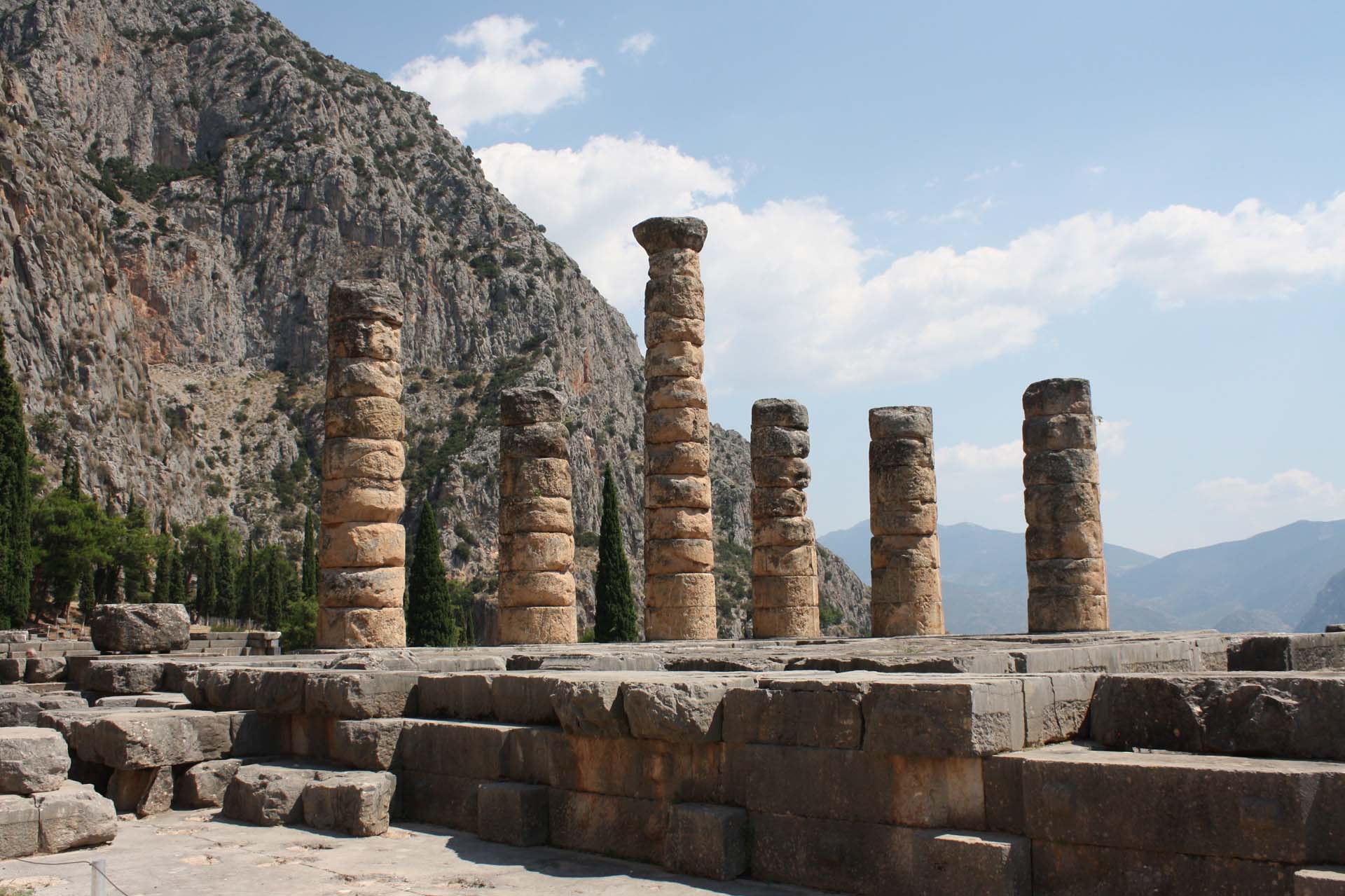 Delphi temple of Apollo