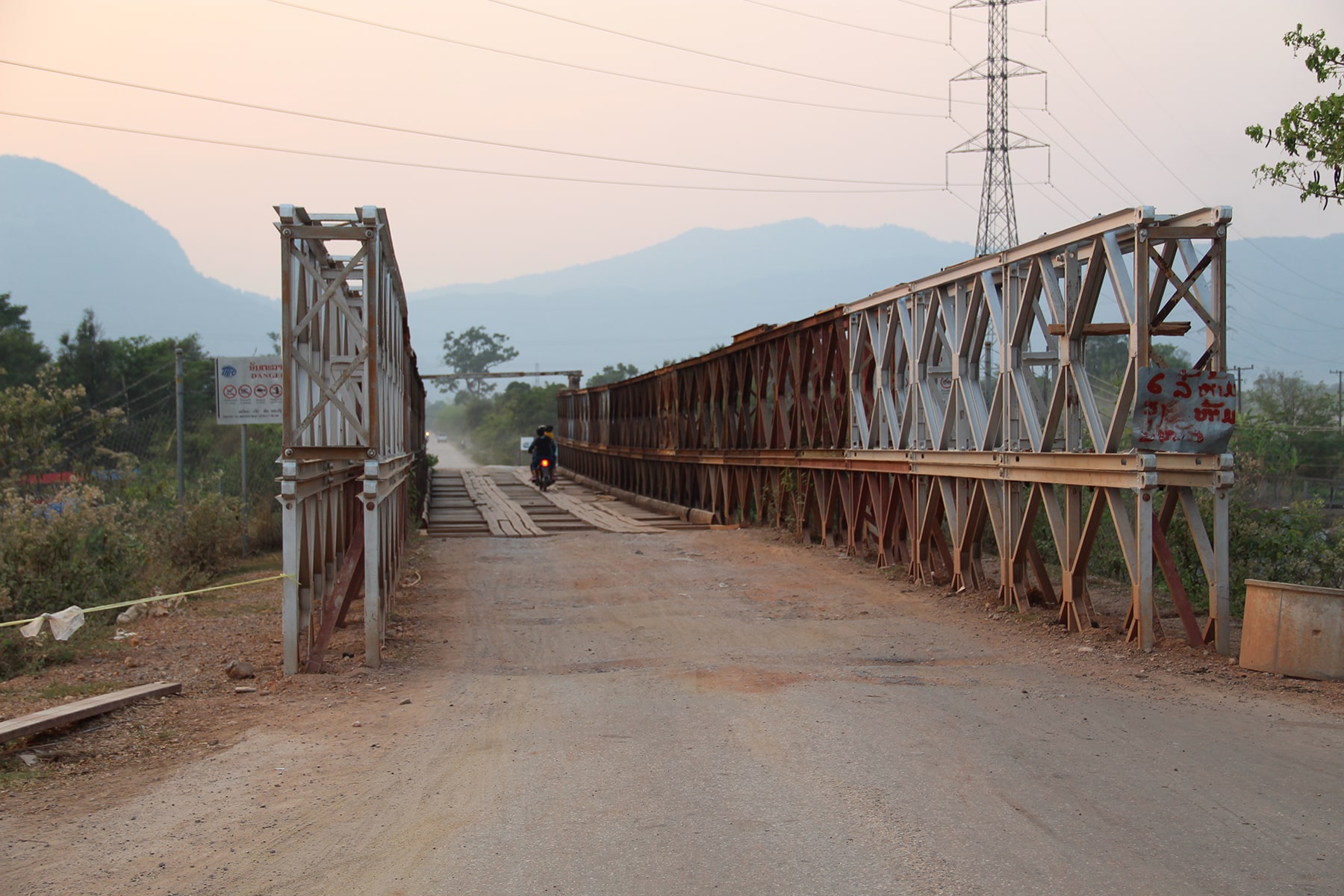 Le pont sur le circuit de Thakek, Laos